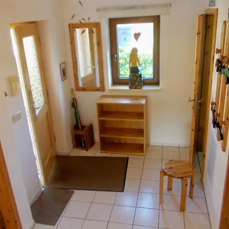 Tatil Evi Sunlit Holiday Near Town Center In *
